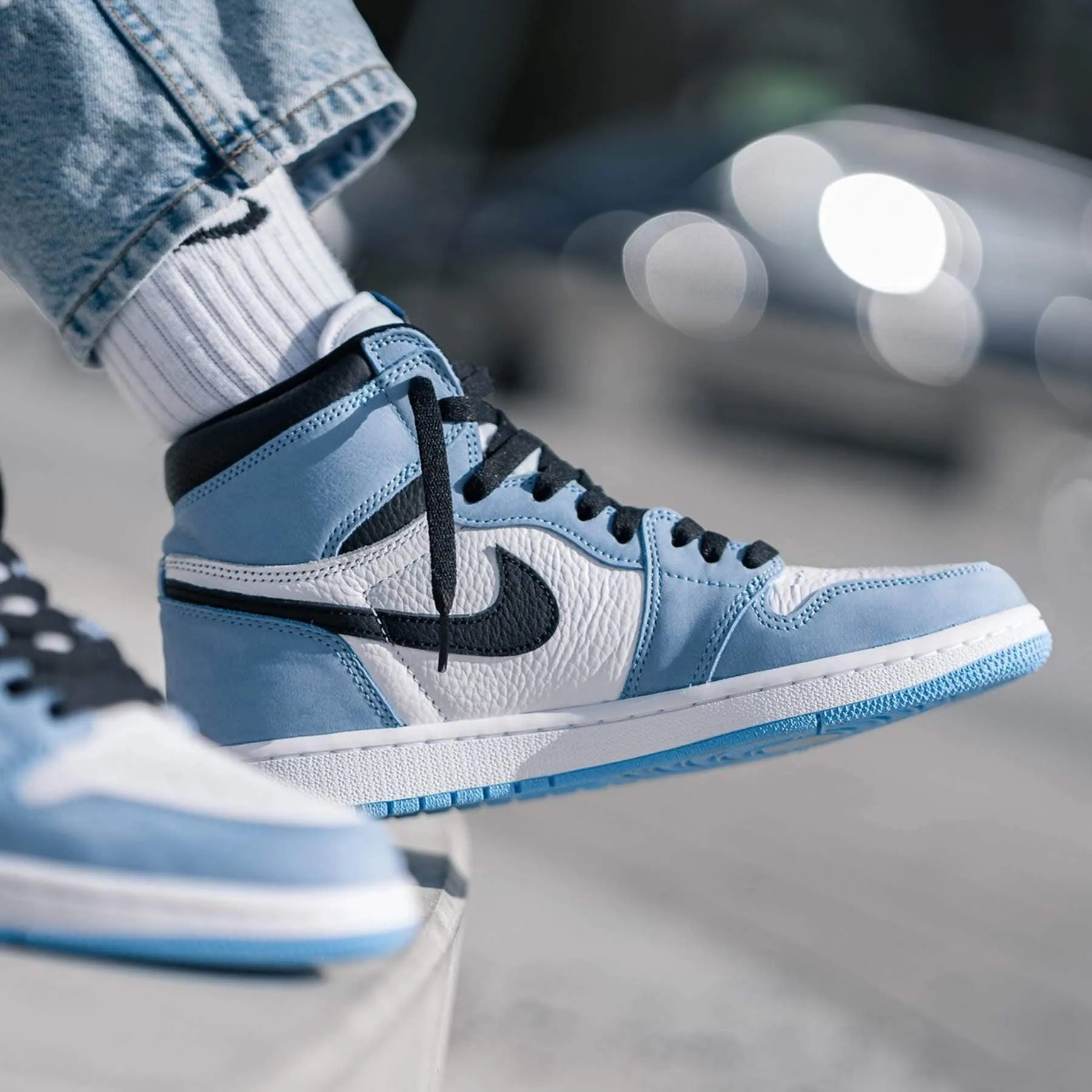 Air Jordan 1 Retro High "University Blue"