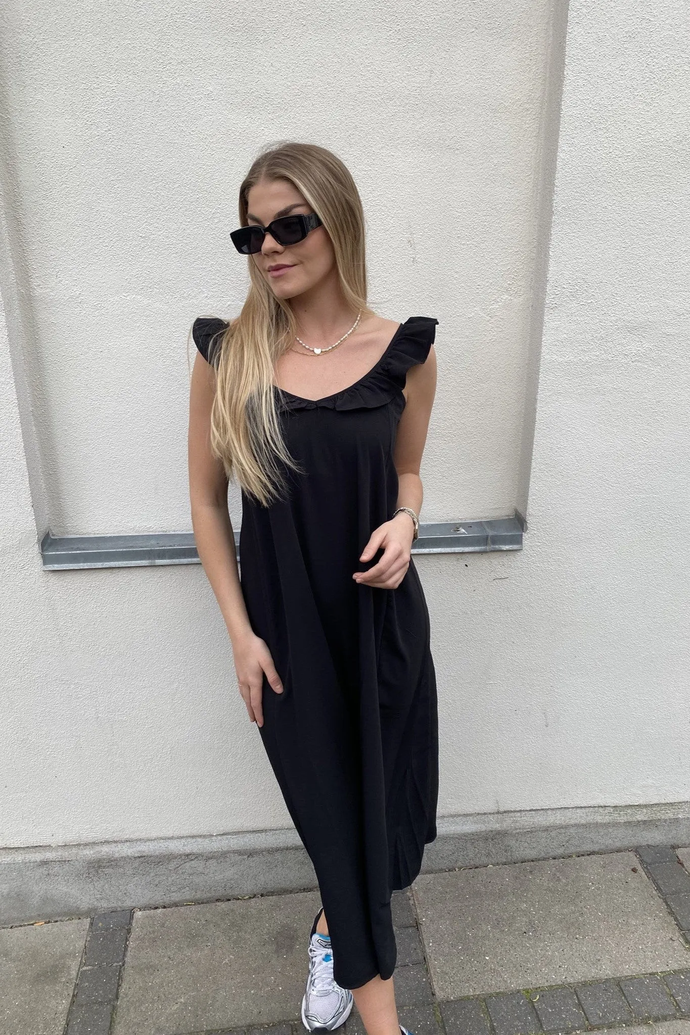 Zora Midi Dress - Black